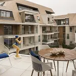 Modern Coastal With Terrace & Pool Acces Apartamento Nieuwpoort