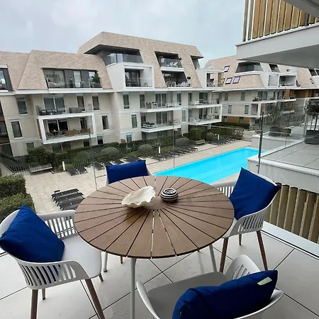 Modern Coastal With Terrace & Pool Acces Nieuwpoort